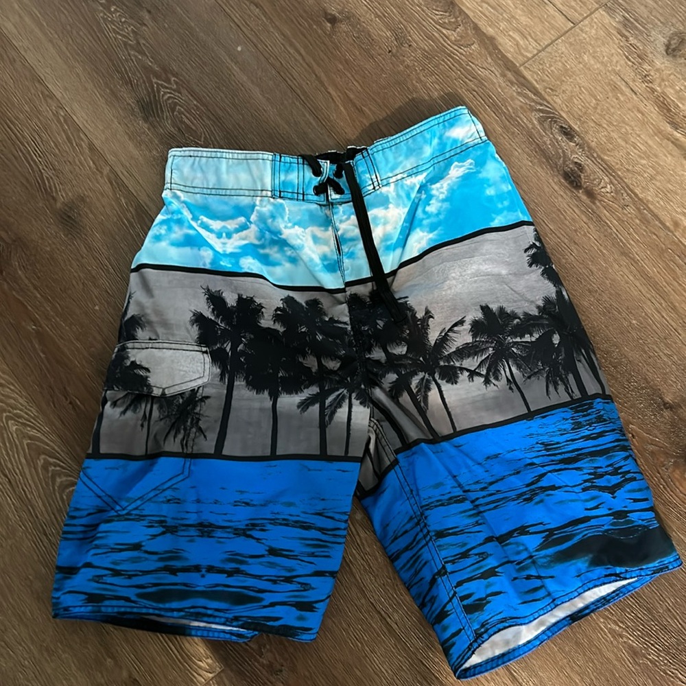 Men’s swimming shorts